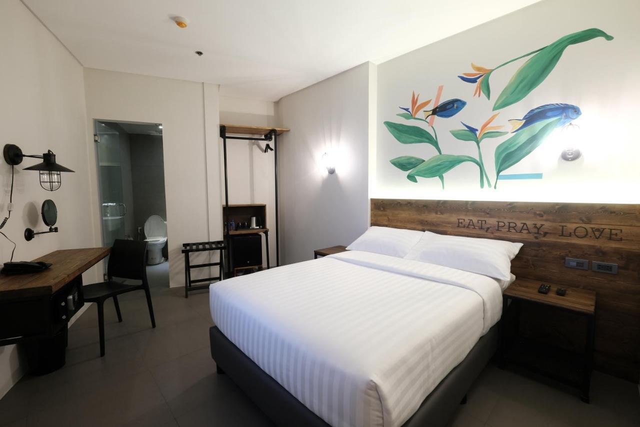 U Makati Hotel 3*